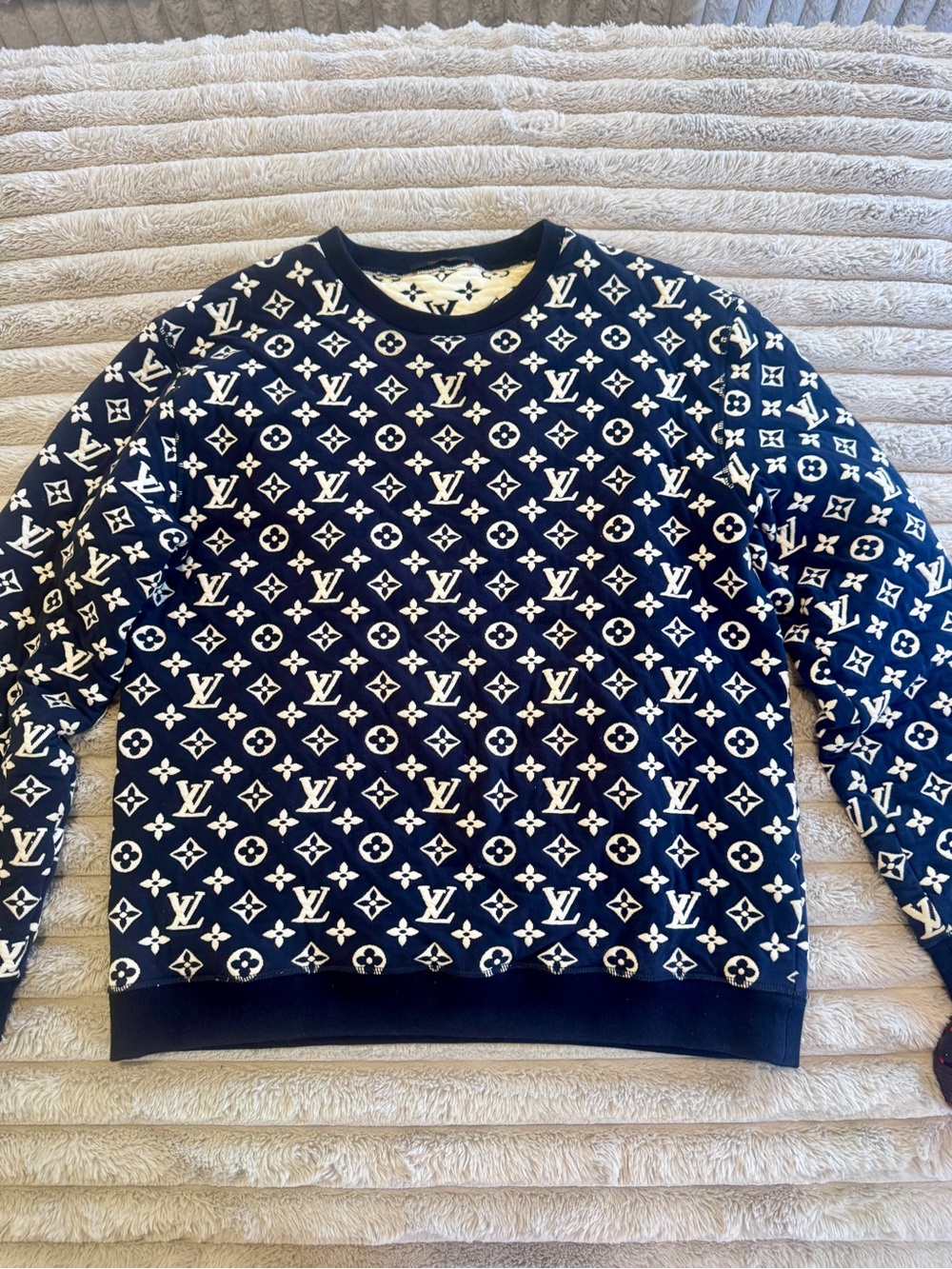 Louis Vuitton Navy Blue/white
Monogram Jacquard Sweatshirt XXL